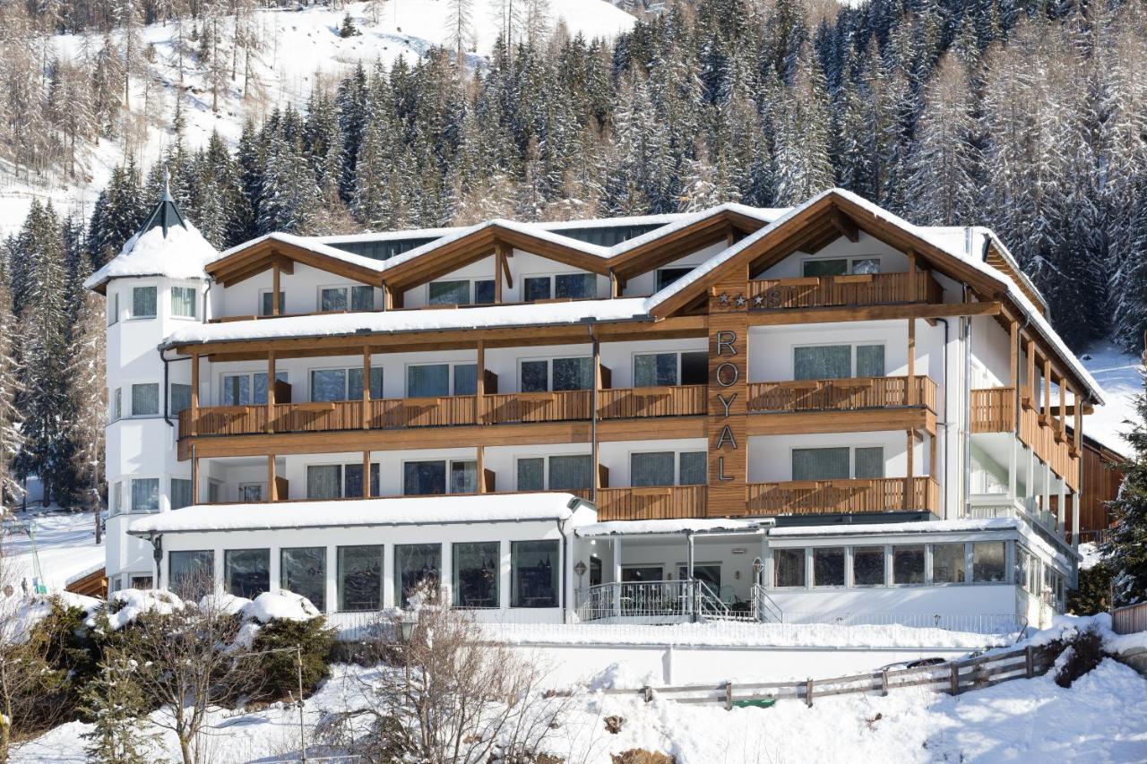Hotel Royal Und Ferienhaus Annabel Sexten Exterior photo